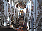 Blick ins Kirchenschiff von der Empore aus
